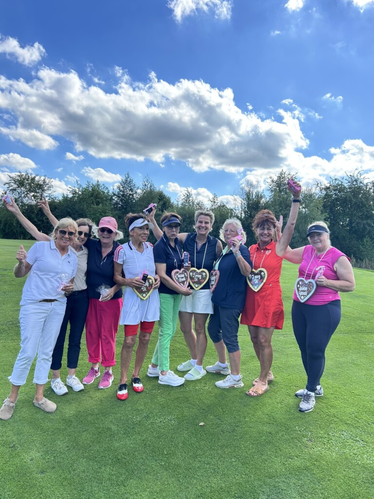 Golfen, helfen, Gutes tun - Dienstagsdamen spenden für die Initiative Venner Herzkissen